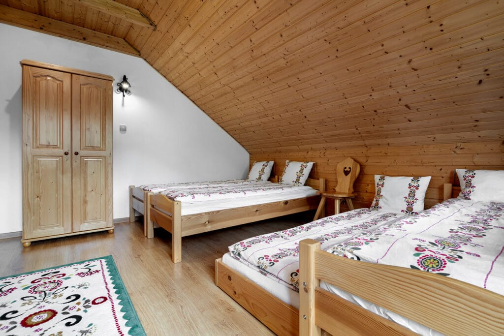 Cottage for Rent in Szczawnica | Bedroom with Balcony
