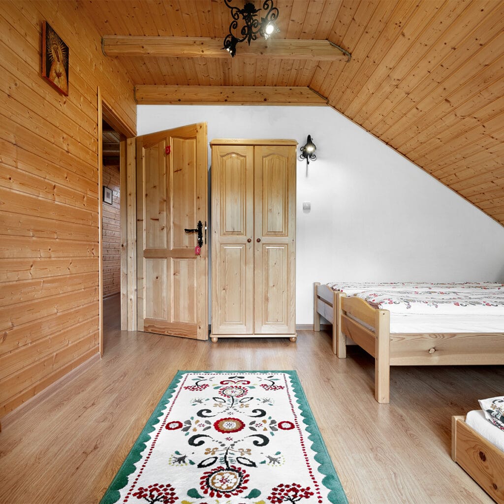 Cottage for Rent in Szczawnica | Bedroom with Balcony