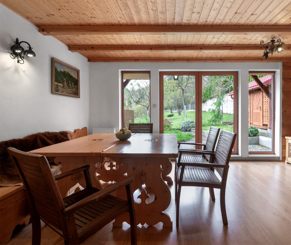 Holiday Cottage for rent in Szczawnica | Open Space > Living Room with Garden View