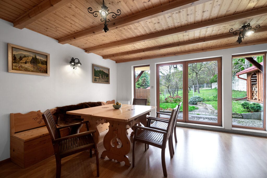 Holiday Cottage for rent in Szczawnica | Open Space > Living Room with Garden View