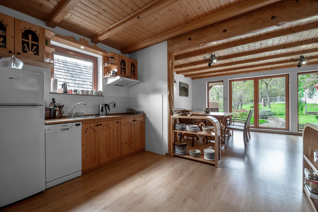 Holiday Cottage for rent in Szczawnica | Open Space > Living Room with Kitchen